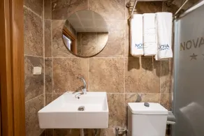 Nova Hotel - Bathroom