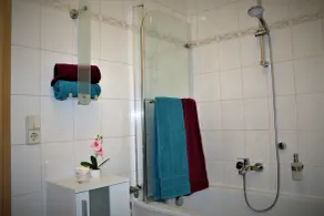 SALZHAUSBLICK FAMILY APARTMENTS - Zentrale Lage am Salzhaus - MwSt-Rechnung verfügbar - Badezimmer