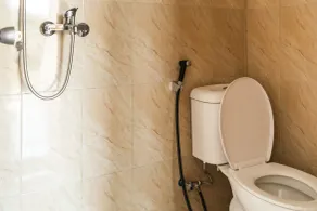 RedDoorz near Cipinang Indah Mall - Baño