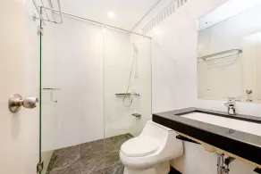 Dedanau Hotel - Bathroom