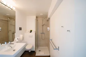 Hotel Ambassadeur - Bathroom