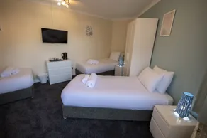 Irvine Riverside Guesthouse - Rom