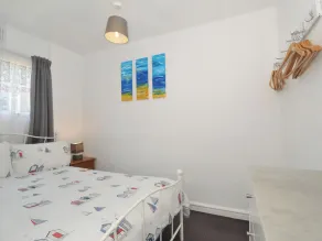 13 Hillside - Rom