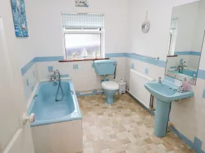 Lakeview Lodge - Bathroom