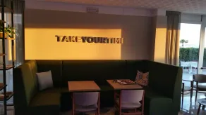 Little Hotel - Reception