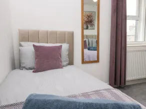 3 Nixon Terrace - Room