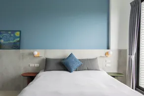 The yard - Room