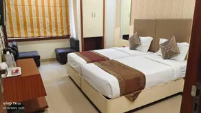 NIRVANA HOTEL - Zimmer