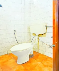 Townhouse Hathroi Market - Bathroom