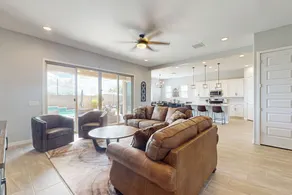 Pool, Hot Tub & Game Room! Spacious Buckeye Home - Intérieur