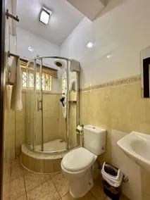 Golden Crystal Hotel - Bathroom