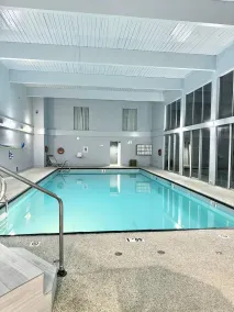 Divya Sutra Plaza and Conference Centre, Vernon, BC - Piscine