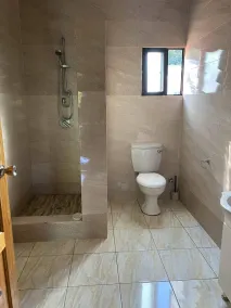 La Source Self Catering - Badrum