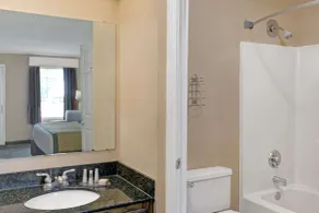 Baymont by Wyndham Sanford - Salle de bain