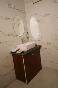 Hotel Alpine Musk - Bathroom