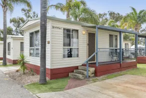 Central Caravan Park - Room