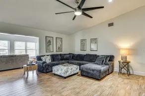 Waterfront Home on Canal w/ Dock & Pedal Boat! - Innenbereich