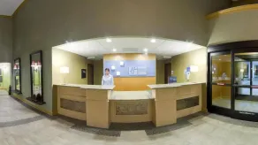 Holiday Inn Express Hotel & Suites Thornburg-S. Fredericksburg by IHG - Rezeption