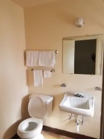 Beverly Crest Motor Inn - Badeværelse