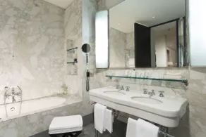 Portrait Roma - Lungarno Collection - Bathroom