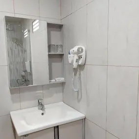 Nusantara Hotel Sembalun - Bathroom
