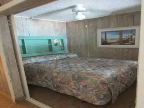 The Driftwood Resort - Zimmer