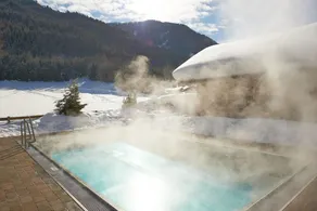 Hotel loj - our kind of place - Outdoor pool