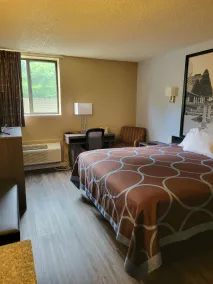 Super 8 by Wyndham Sullivan - Chambre
