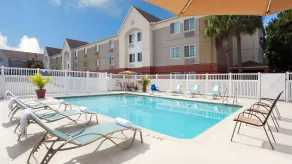 Sonesta Simply Suites Clearwater St Petersburg - Piscine