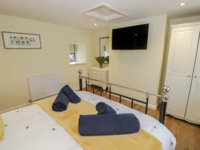 Old Farm Cottage - Room