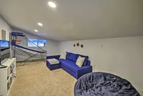 Quaint Lake Cushman Cottage w/ Private Access! - Interiør