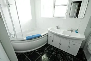 Stansted Airport Lodge - Baño