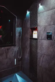 The Hideout House - Bathroom