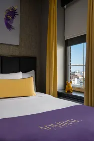 The Admiral, Downtown Historic District - Room