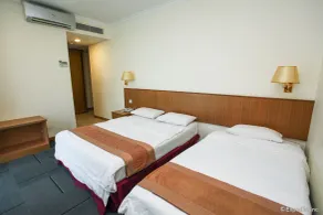 New Cape Inn - Room