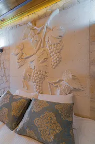 Tyana Cave House - Camera