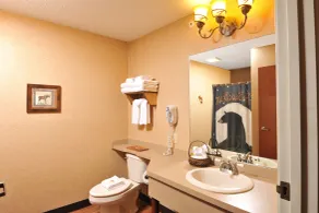 Cedar Creek Hotel Wausau - Rothschild - Baño