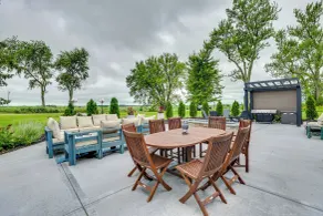 Fire Pits, Views & Yard: Luxe Mt Horeb Getaway! - Interiör