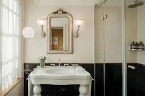 Grand Hotel LES TROIS ROIS - Bathroom