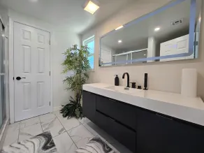 Seasun Hostel - Bathroom