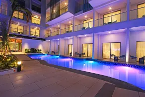 Luxu Hotel and Resort - Pool