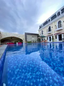 Sahid Azizah Syariah Hotel and Convention Kendari - Piscine