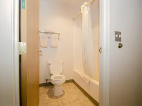 Urbana Inn & Suites - Badeværelse