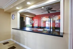 Ontario Inn & Suites - Réception
