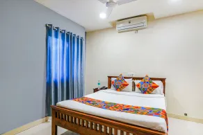 OYO Townhouse 1093 Unique Suites - Quarto