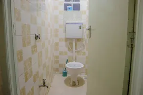 DAYO SUITES AND HOTEL - Casa de banho