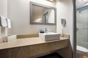 Red Roof Inn Princeton - Ewing - Bathroom