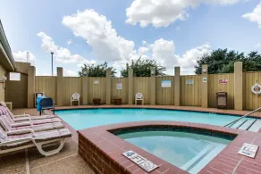 Comfort Suites DFW Airport - Piscine