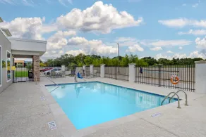 Best Western Plus Bay City Inn & Suites - Piscine
