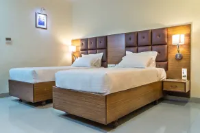 Hotel Saptagiri - Room